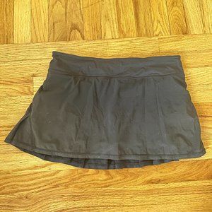 black lululemon tennis skirt, size 8
